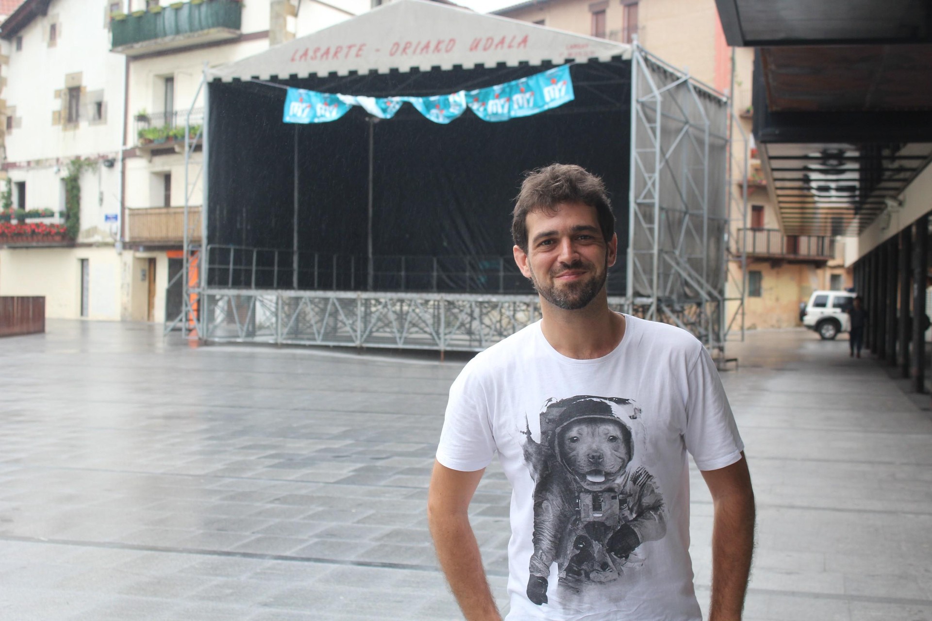 Mikel Urreizti: "Izugarria da publikoarekiko sortzen den harremana"