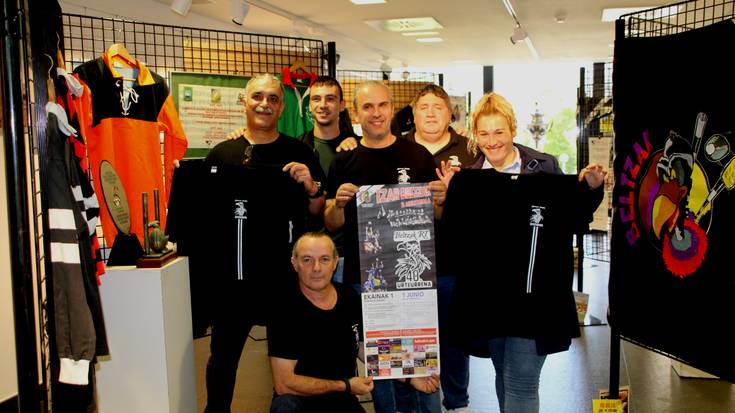 Errugbia sustatzen daramatzan 40 urteak erakusketa batean islatu ditu Beltzak Errugbi Eskolak