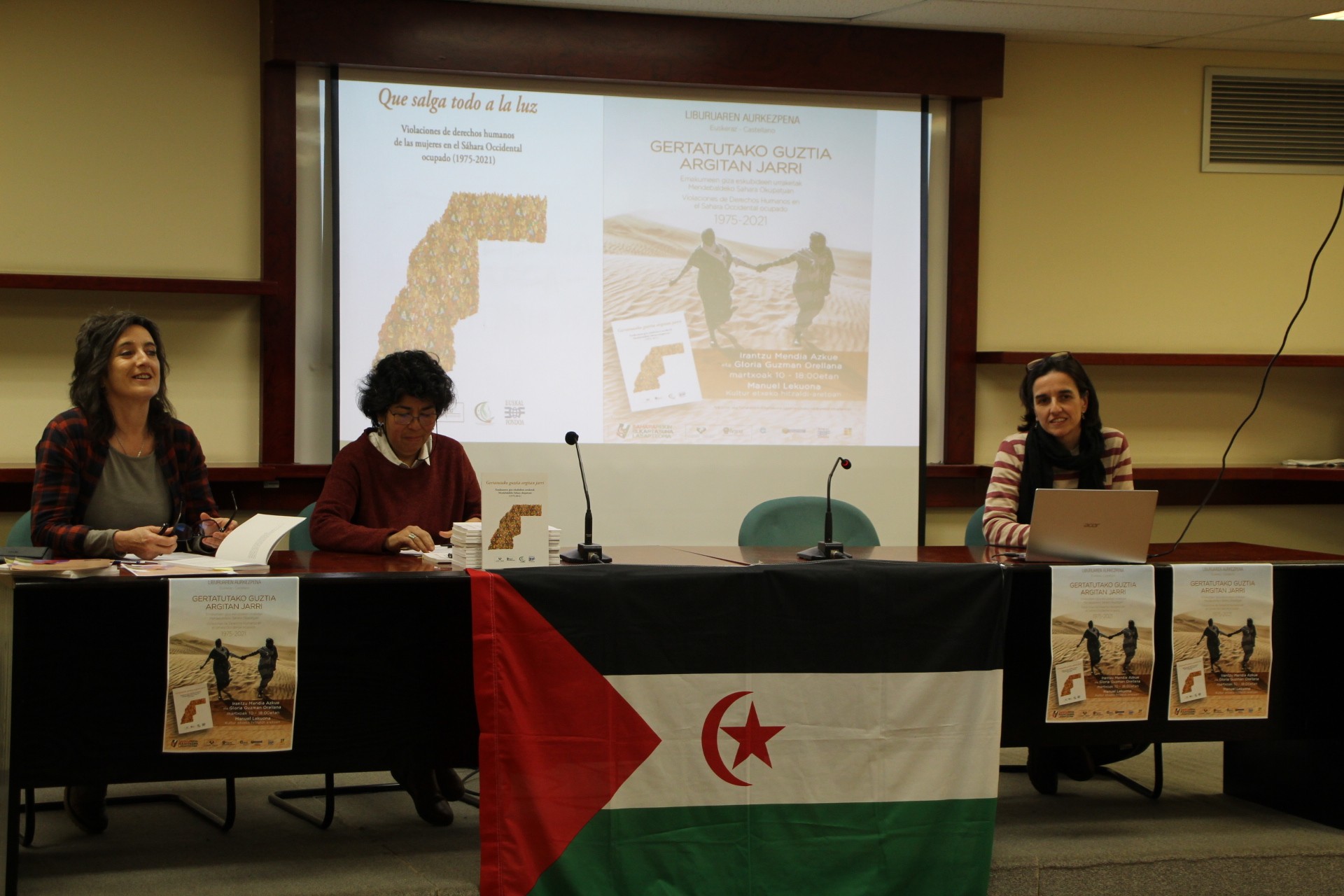 'Gertatutako guztia argitan jarri' liburuaren aurkezpena egin dute kultur etxean