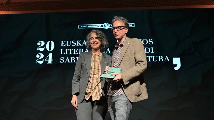 Harkaitz Cano idazle herritarrak laugarrenez irabazi du Euskadi Literatura sarietako bat