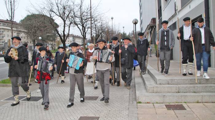 Santa eskean ibiliko da Erketz aurten ere