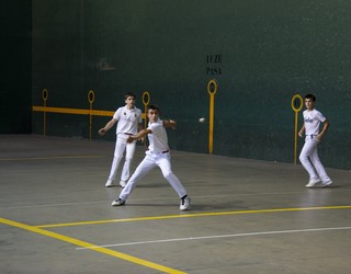 Intza KEko pilotariek, garaipena bi hitzorduetan
