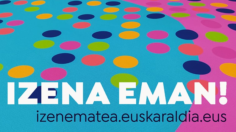 Lasarte-Oriako Ahobizi eta Belarriprestak TXINTXARRI-rekin hizketan