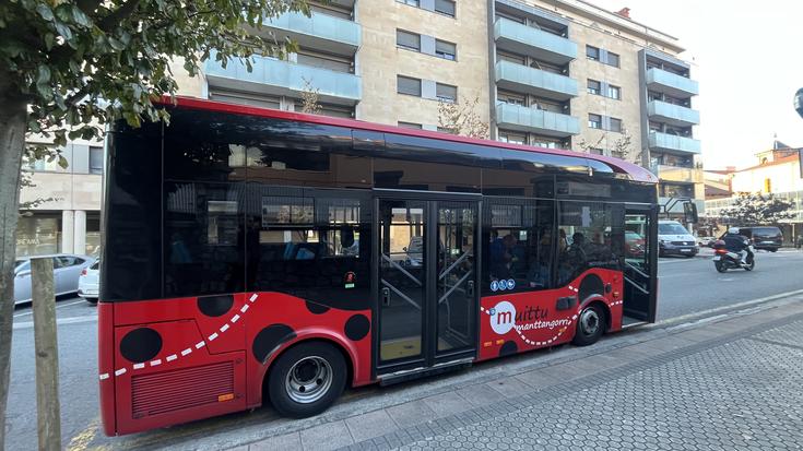 Autobus zerbitzu berezia emango dute hilerrira joateko