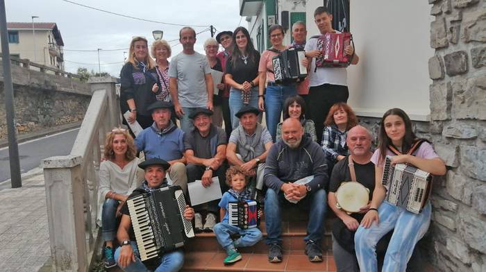 Landetxako Aste Kulturalean parte hartu dute Udal Musika Eskolako bi kidek