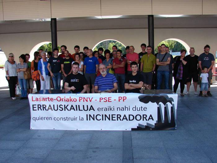 Bilduren erreakzioa EAJ, PSOE eta PPk adostutako mozioaren aurka