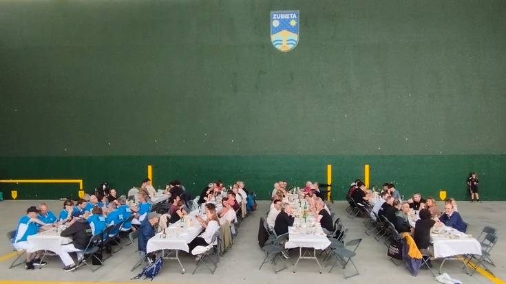 Mende erdiko ibilbidea elkarrekin ospatu dute