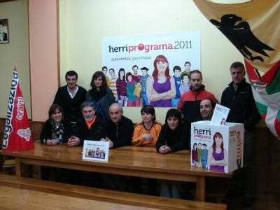 Ezker abertzalearen buzoiak herritarren iritzia jasotzeko
