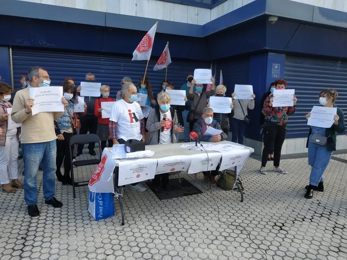 Zapategi kaleko babes ofizialeko etxebizitzetako 52 familia, etxegabetuak izateko arriskuan