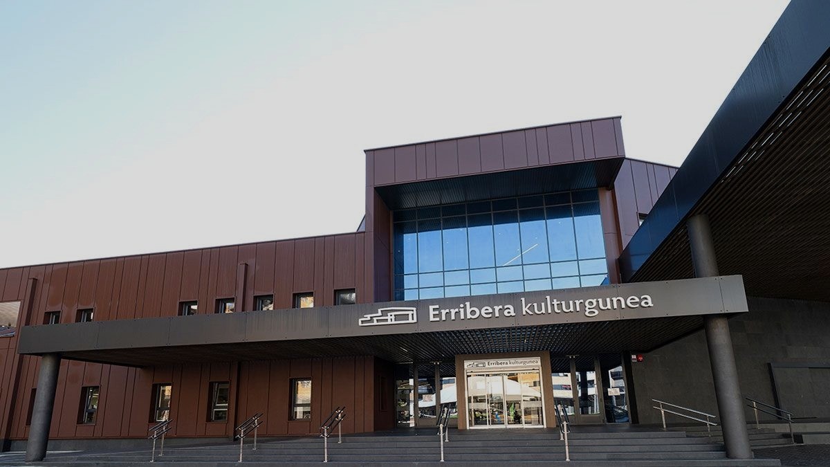 Enpresa txiki eta ertainen trebakuntza digitala sustatuko dute
