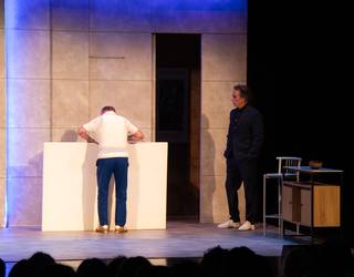 Lagunarteko komedia, kultur etxean