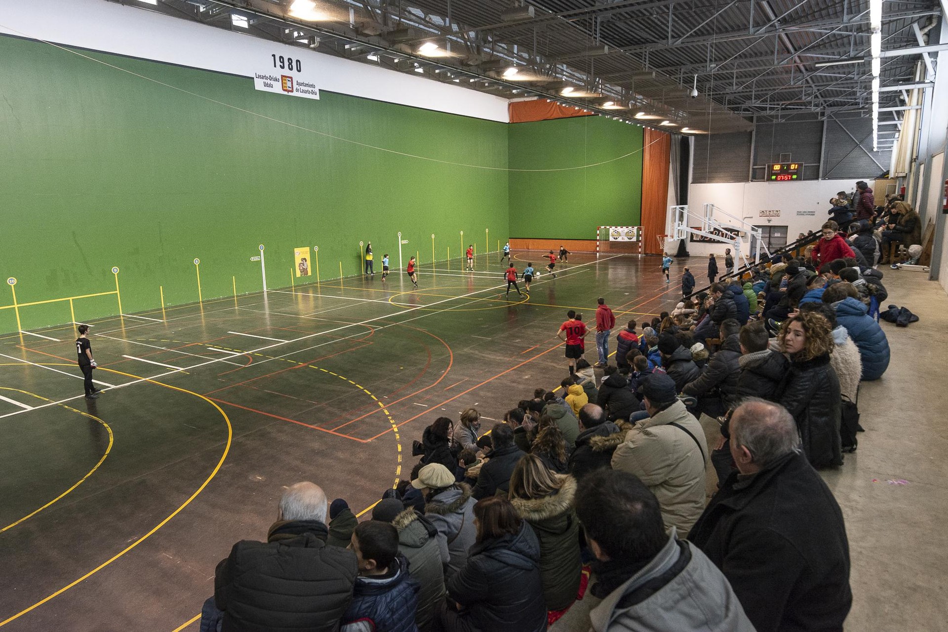 Areto futbolak ez du oporrik hartu Gabonetan