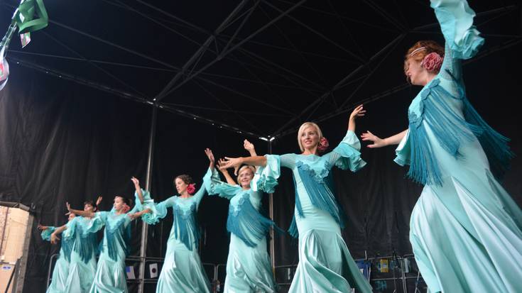 Dantzan eta kantuan, nekatu arte