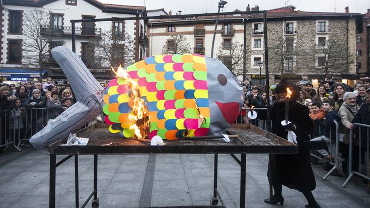 Su, txinparta eta errauts artean bukatu dira Inauteriak