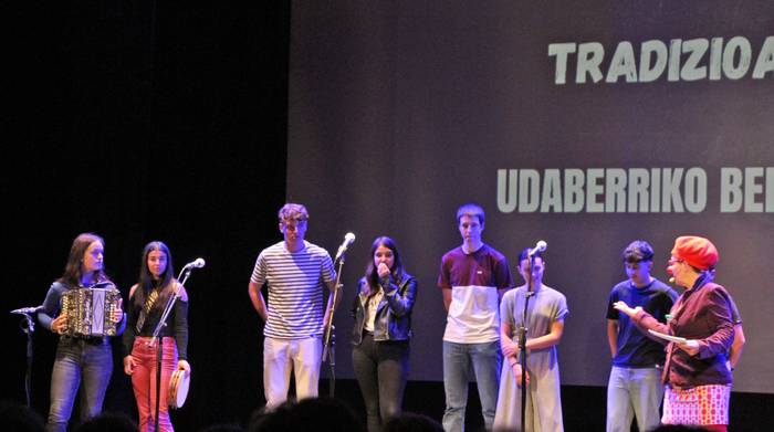 Talde ederra sortu dute Earra bertso eskolan