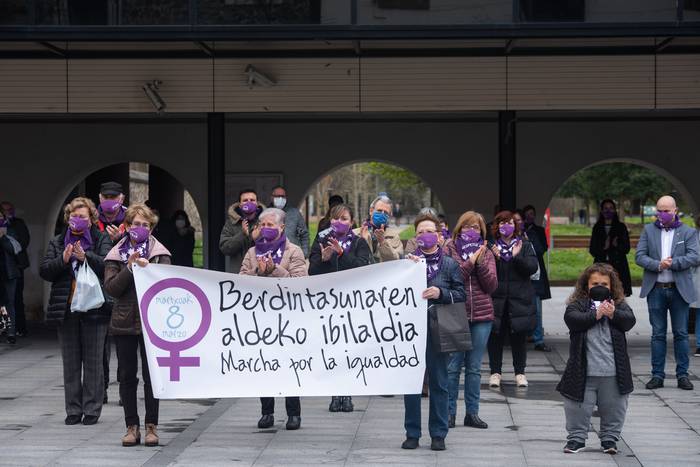 M-8: udalak deitutako elkarretaratzea