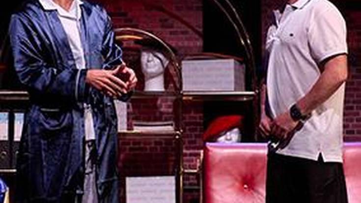 'Donosti 1987. Un asunto de txapelas' antzezlana