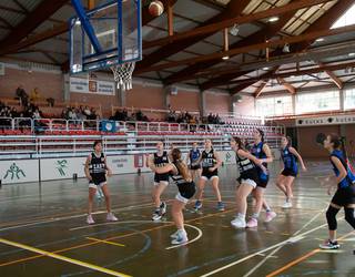 Errendimendu mailako saskibaloi taldeak igoera fasearen bila