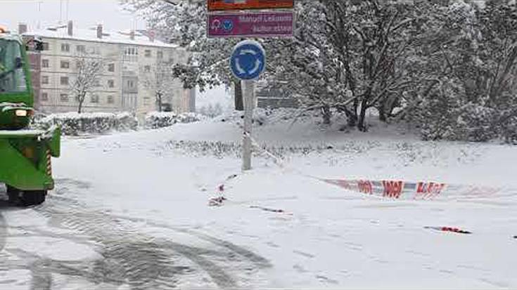 Errepideetan arazoak izan dira hainbat puntutan, Tajamarreko biribilgunea itxi dute tarte batean