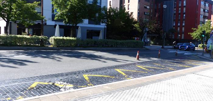 Hainbat autobus geltokietako zoruak asfaltatu eta egokituko ditu udalak