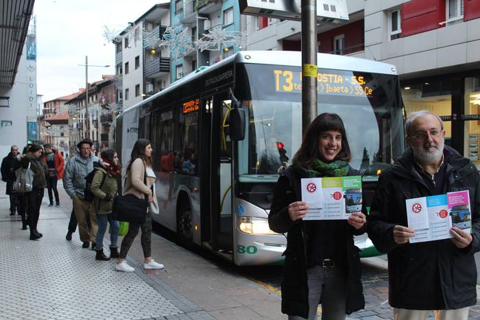 Autobus murrizketak salatzeko eskuorriak