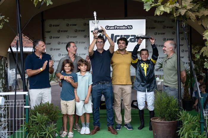 Hipodromoko pistan ere herritarrak protagonista
