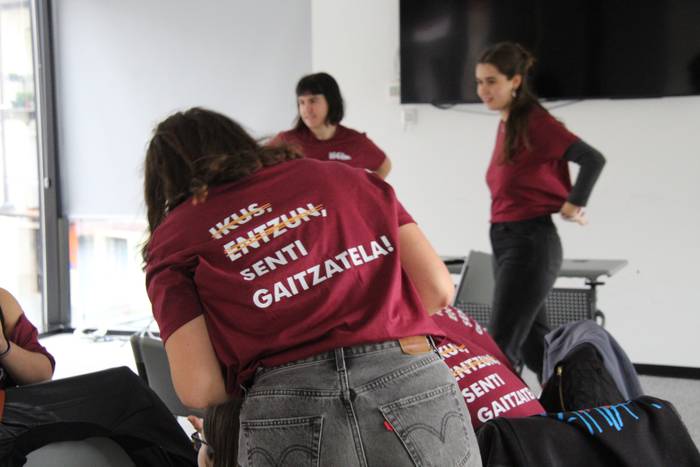 Udalerriko espazioez eta instalakuntzez hausnartzen ari dira LOGAko gazteak