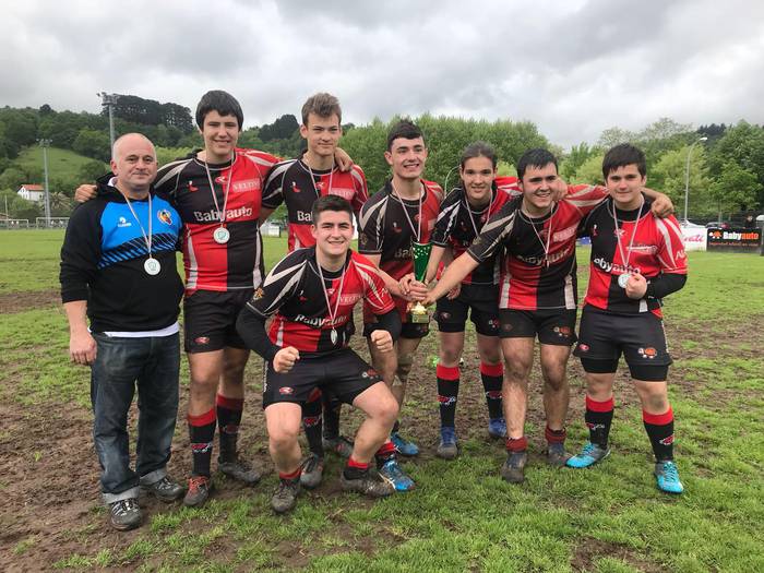 Euskal Liga irabazi du 18 urtez azpiko Beltzak Errugby Taldeak