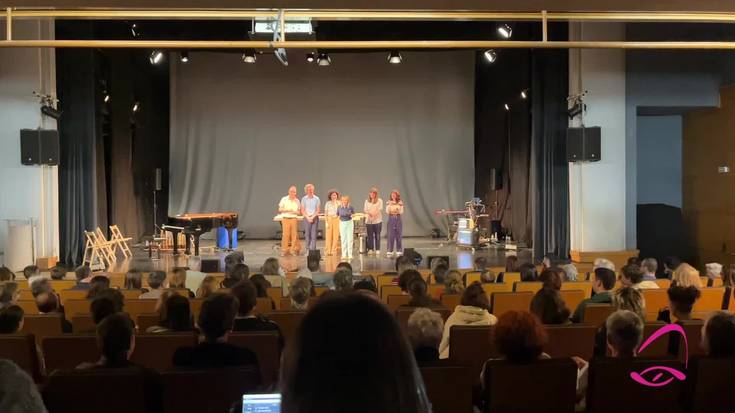 Intza Alkain aktore lasarteoriatarrak hitza hartu du emanaldi amaieran