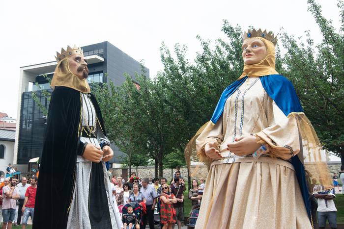 San Pedro Jaiak: erraldoi eta buruhandiak