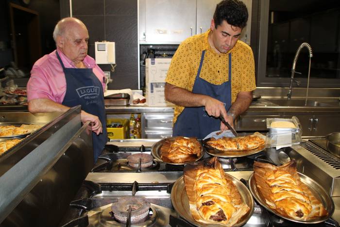 Guadalupeko Ama Birjinaren eta Extremadurako Egunaren jaiak: herri bazkaria
